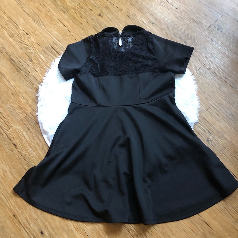 Hot Topic Skull/Rose Black Lace Dress with Collar